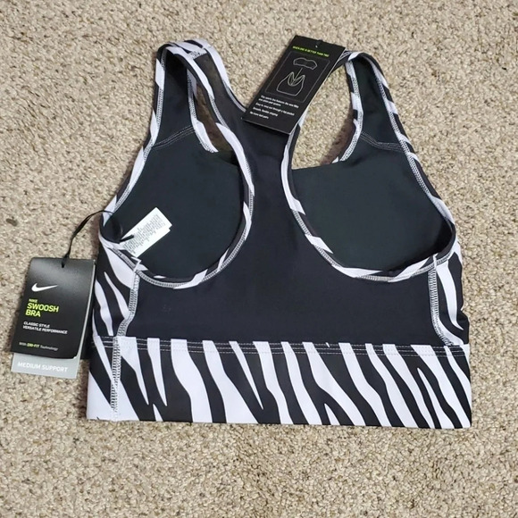 NWT Nike Women's Swoosh Icon Clash Sports Bra S - Picture 5 of 10
